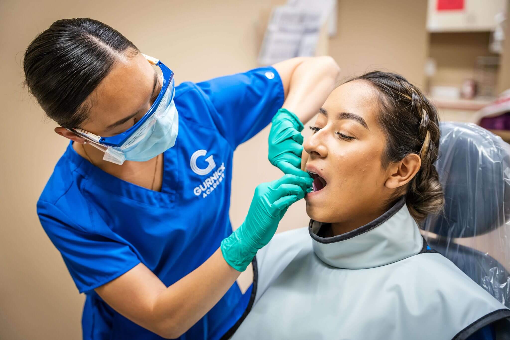 How To Become A Dental Assistant In California